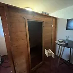 V Podkrkonosi- Oto, Prade * Hostinné