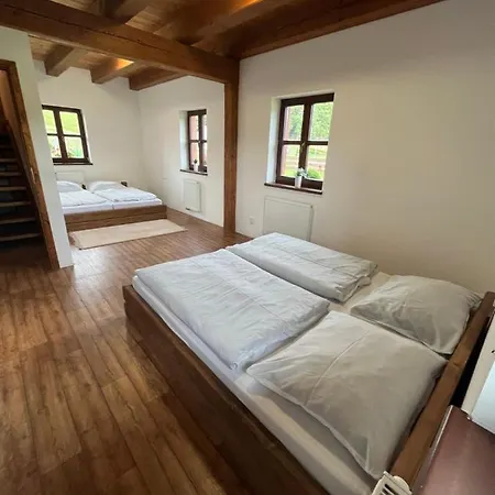Casa vacanze V Podkrkonosi- Oto, Prade