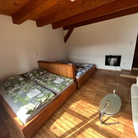 Casa vacanze V Podkrkonosi- Oto, Prade Hostinné